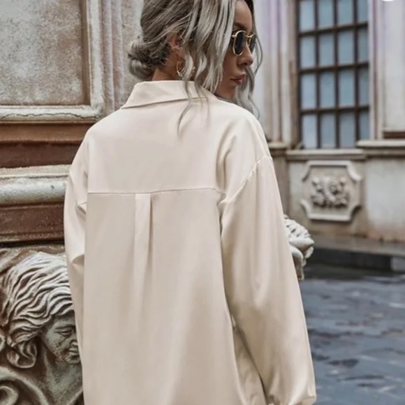 NWOT Zara Beige Button Up Blouse Size Small - Picture 2 of 11